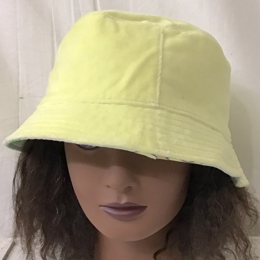Reversible Velour Bucket NWOT